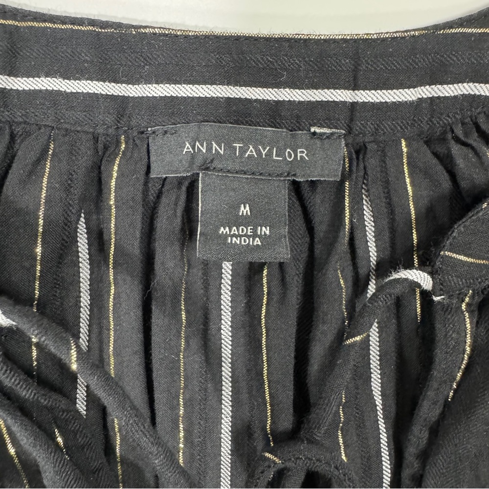 Ann Taylor Women’s Black White Gold Metallic Stripe Flutter Sleeve Tie Neck Top‎ - Picture 7 of 10